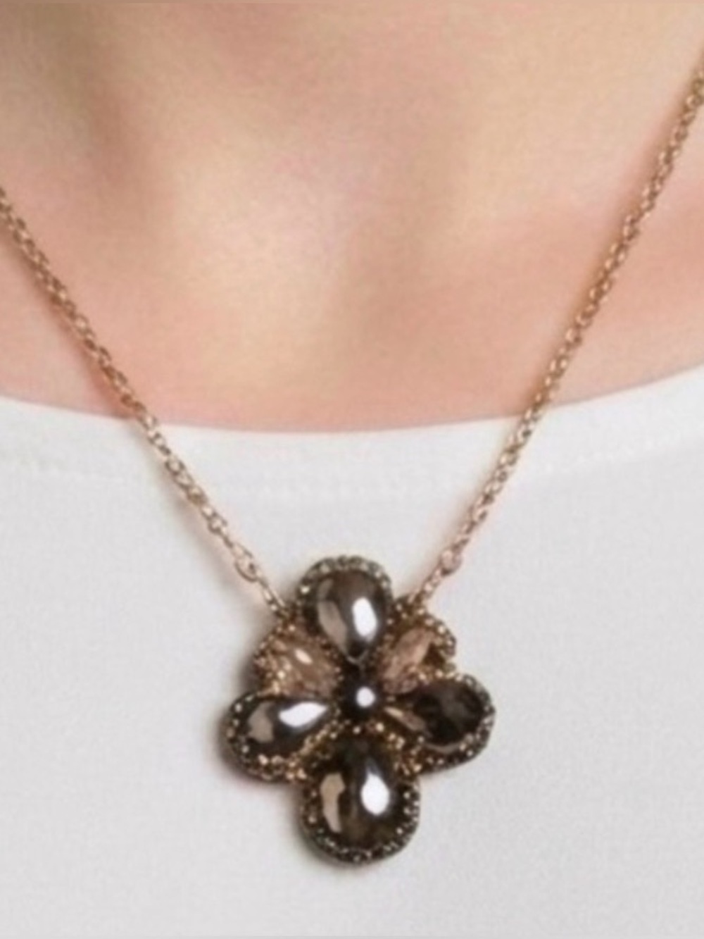 NWOT Purple Australian Crystal Flower Pendant Necklace